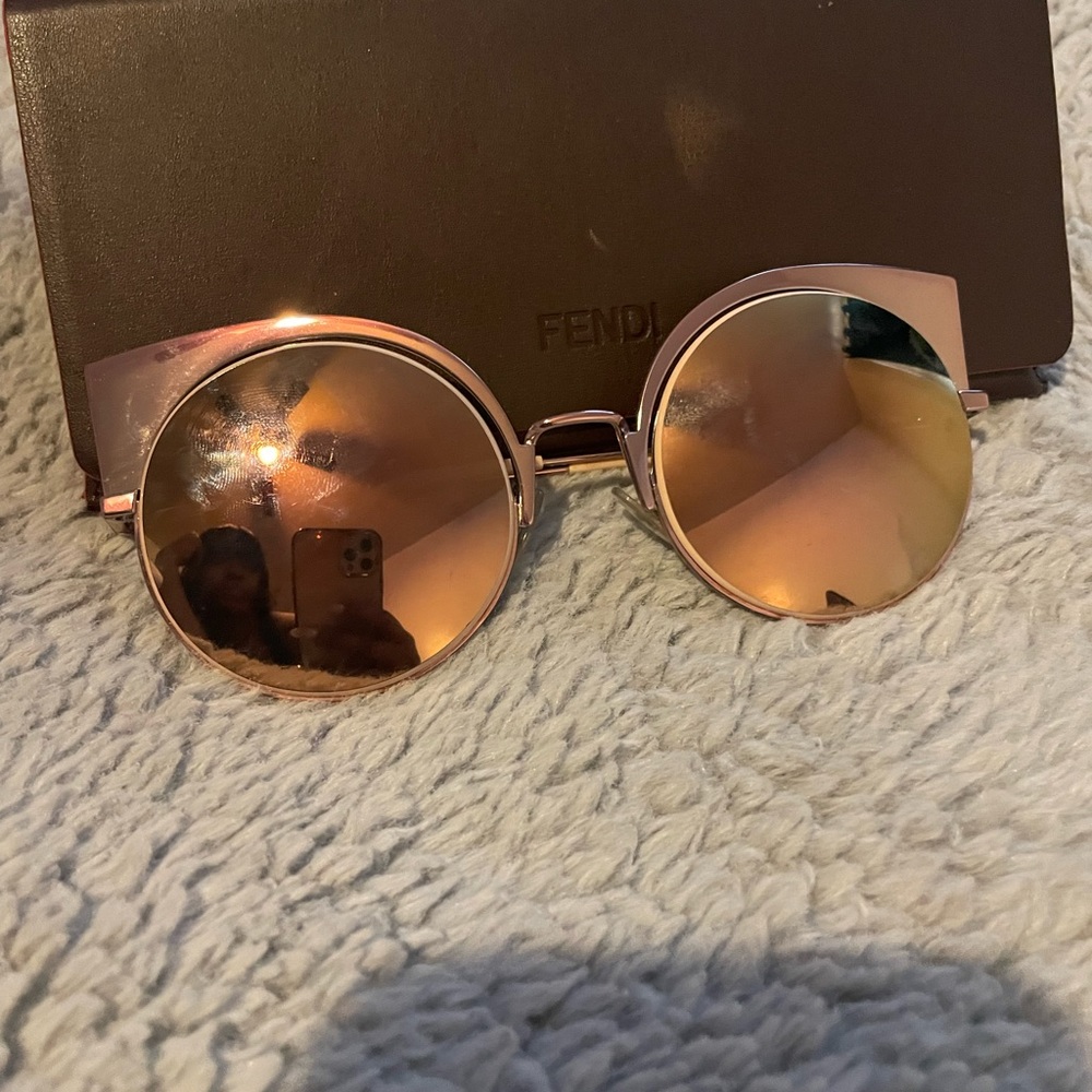 Women  fendi sunglasses